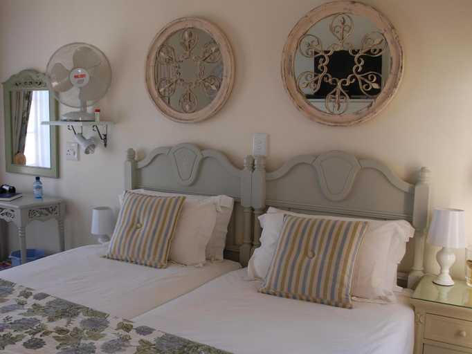 Bedroom 2, Sandstone Chameleon Guest House, Thabo Mofutsanyane