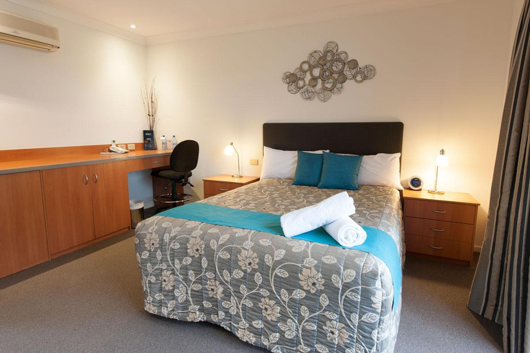 Bedroom 4, Wagga RSL Club Motel, Wagga Wagga - Pt A