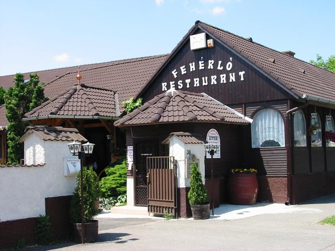 Exterior & Views 1, Feherlo Vendeghaz & Restaurant, Csepreg