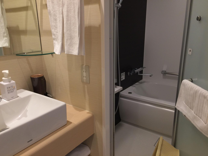 Bathroom 4, Shizutetsu Hotel Prezio Numazu, Numazu