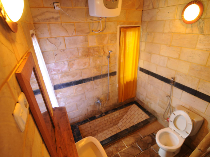 Bathroom 4, Casanemo Beach Resort & Spa, Sabang