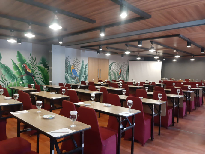 Business Facilities, Burza Hotel Lubuklinggau, Lubuklinggau
