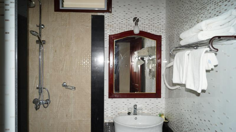 Bathroom 4, Vansana Vang Vieng, Vangvieng