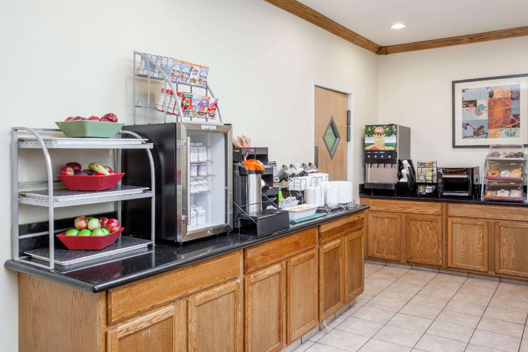 Food & Drinks 5, Hawthorn Extended Stay by Wyndham Decatur, Macon
