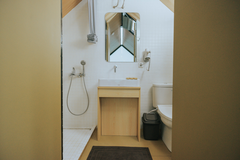 Bathroom 5, Bobocabin Kaldera, Toba, Toba