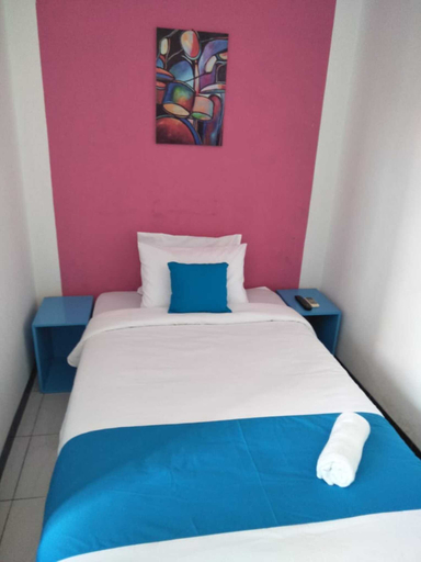Bedroom 5, Kendal Residence by Pillow, Kendal