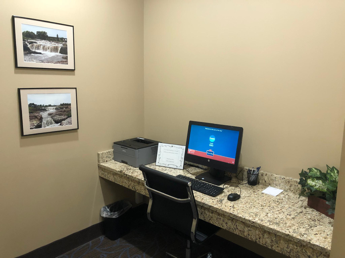 Public Area 2, AmericInn by Wyndham Sioux Falls North, Minnehaha