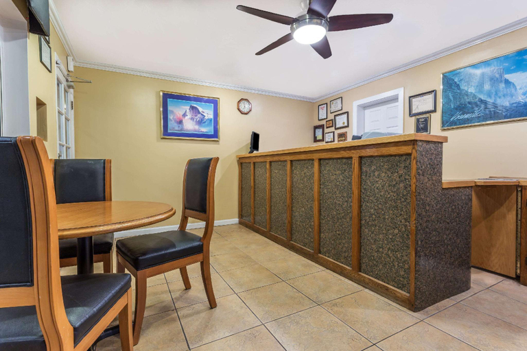 Public Area 3, Signature Inn Merced Yosemite Parkway, Merced