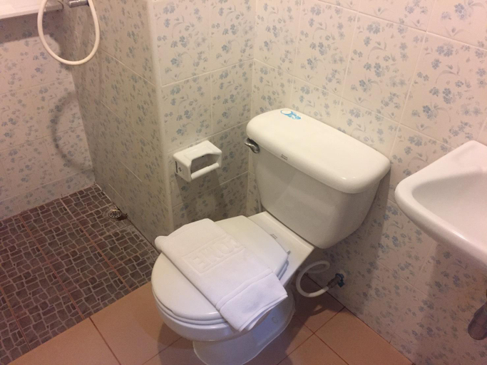 Bathroom 4, Home Rezidence, Sri Mahar Pho