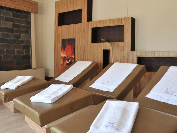 Bedroom 3, Cresta Mowana Safari Resort & Spa, Kabe