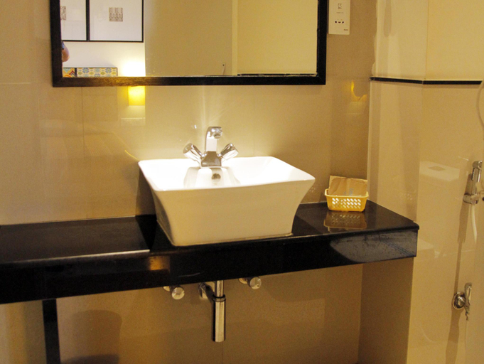 Bathroom 3, Hotel Samudra Puri, Puri
