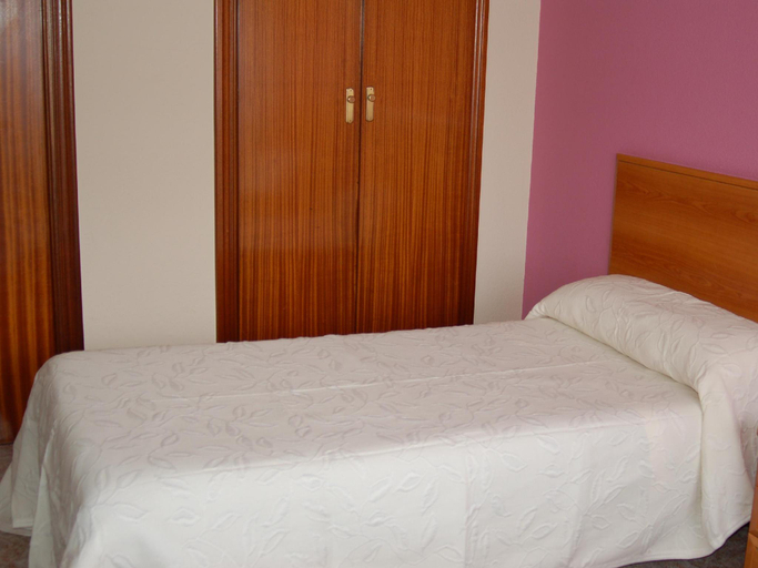 Bedroom 2, IRAIPE Hotel Gorbea, Álava