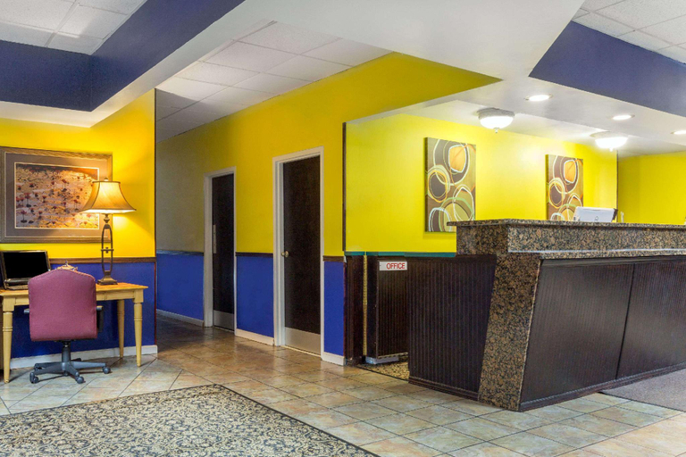 Public Area 2, Days Inn by Wyndham Washington, Beaufort