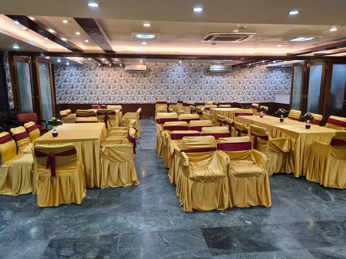 Food & Drinks 5, Hotel Executive, Lucknow