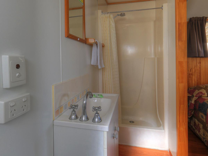 Bedroom 3, BIG4 Toowoomba Garden City Holiday Park, Toowoomba - West