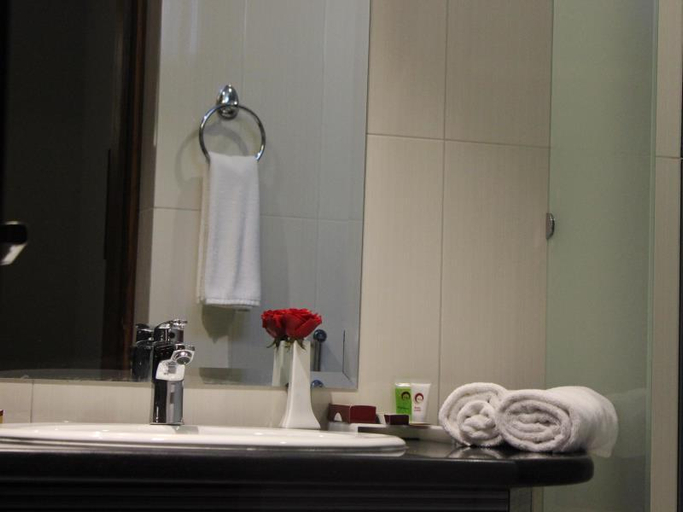 Bathroom 2, Hotel One Super, Islamabad