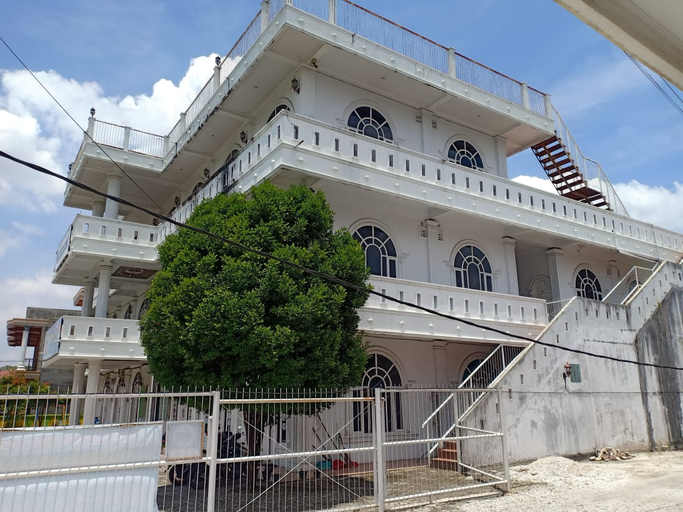 Exterior & Views 2, Penginapan Gedung Putih Syariah, Pekanbaru