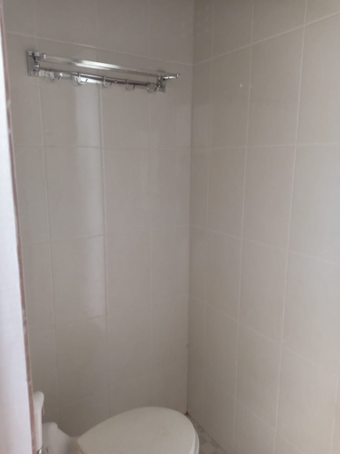 Bathroom, Penginapan Gedung Putih Syariah, Pekanbaru