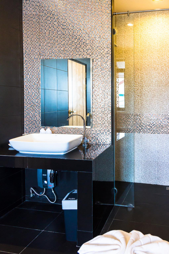 Bathroom 5, De Nara Hotel, Muang Chiang Mai