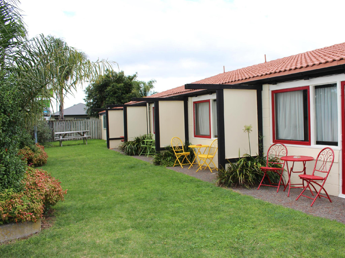 Others 3, Fernmotel, Hastings