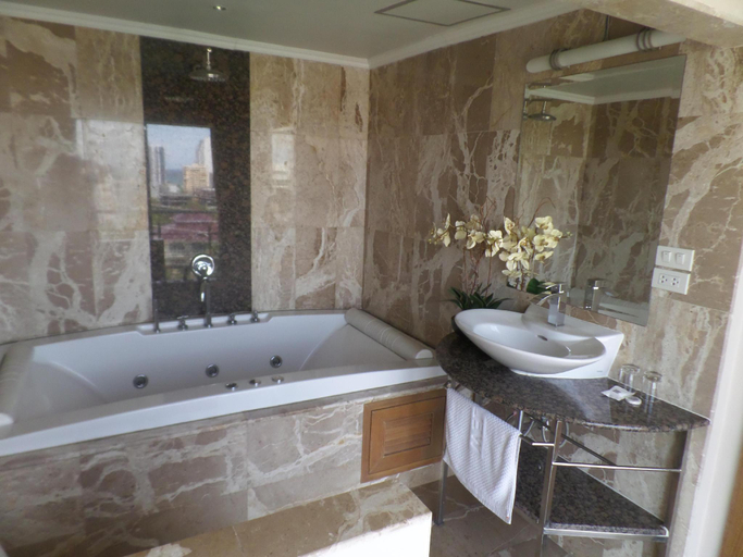 Bathroom 4, Westbury Residence, Pattaya