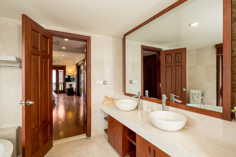 Bathroom 4, Pearl Paradise 4BR Ocean View  Villa [Da Nang], Ngũ Hành Sơn
