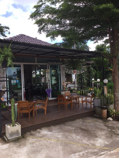 Food & Drinks 4, ThanaVill, Mae Sot
