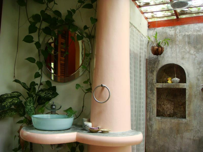 Bathroom 2, La Cigale, Ko Phangan