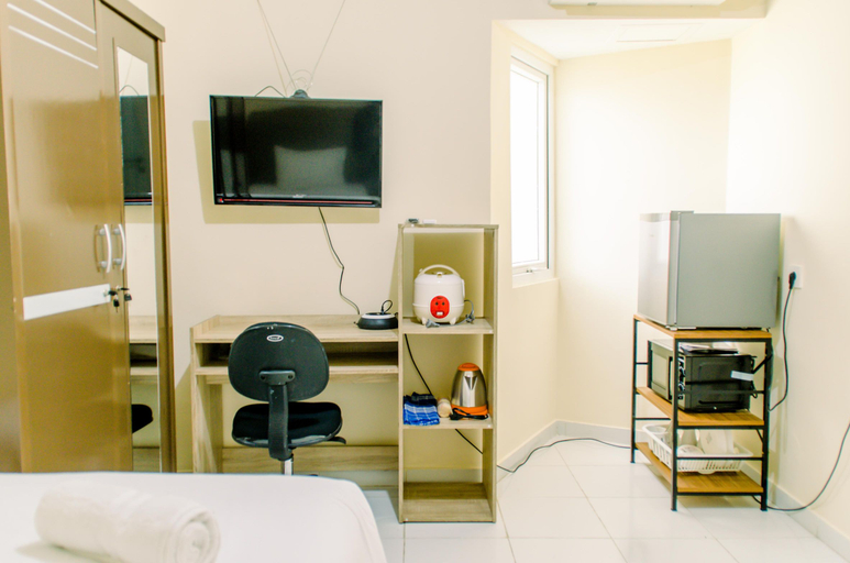 Bedroom 2, Comfort Studio Room Apartment at Aeropolis Residence By Travelio, Tangerang