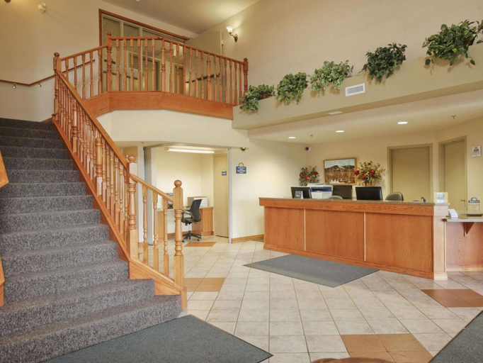 Public Area 3, Days Inn & Suites by Wyndham Thompson, Division No. 22