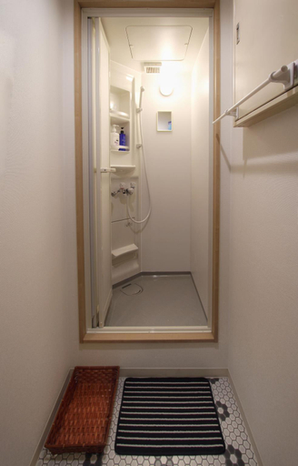 Bathroom 3, Music Uni Street Backpackers Hotel, Toyonaka