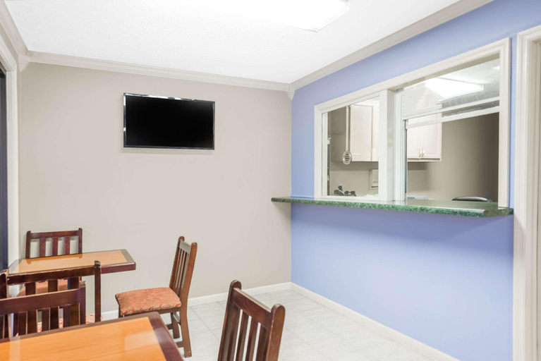Public Area 2, Super 8 By Wyndham Gadsden Al, Etowah