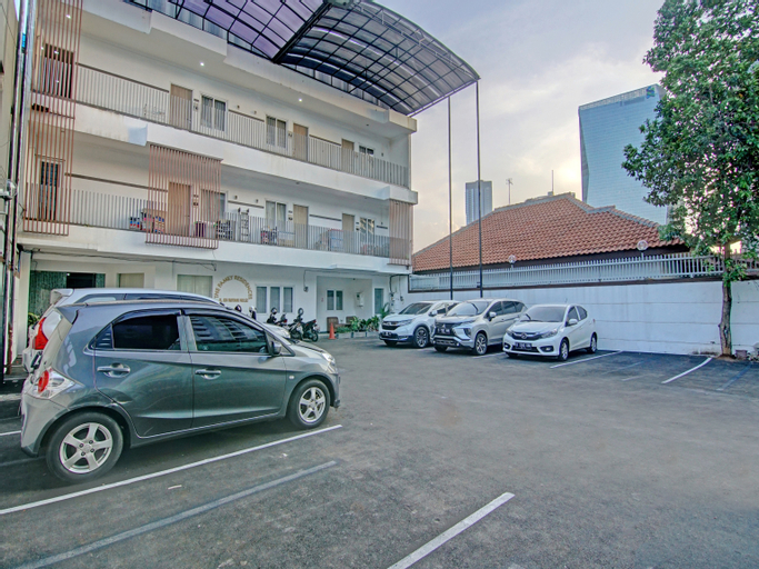 Public Area 1, Super OYO 90432 Family Residence, South Jakarta