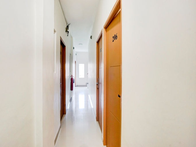 Exterior & Views 2, OYO 90180 Ava Guesthouse, Bandar Lampung
