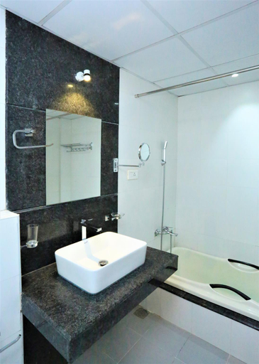 Bathroom 3, Hotel Crown Suites, Ernakulam