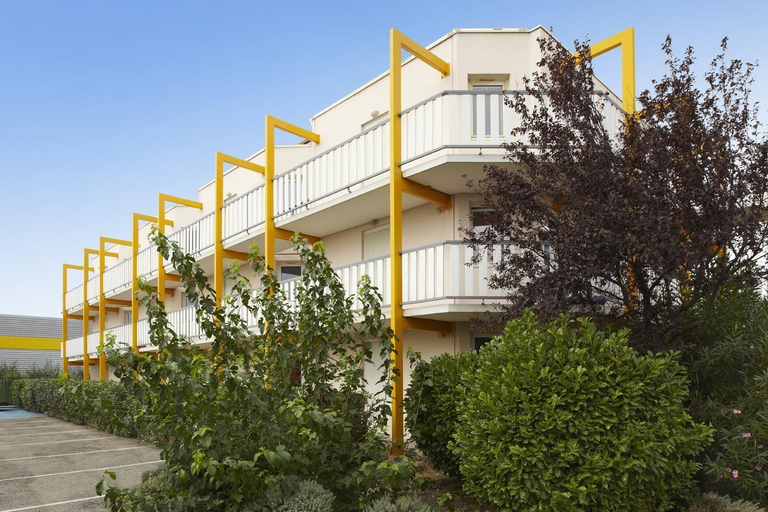 Others 3, Premiere Classe Avignon - Courtine Gare, Vaucluse