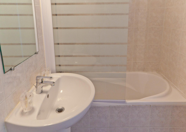 Bathroom 3, Riviera Hotel, Haute-Corse
