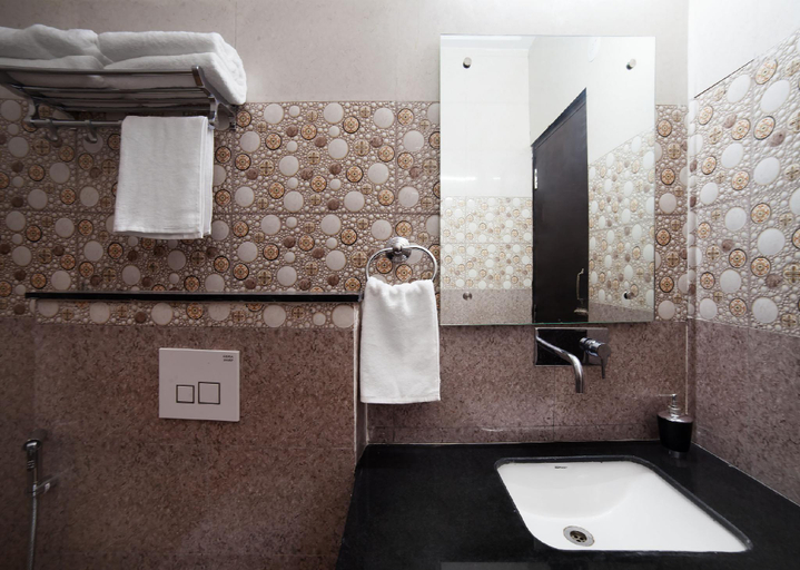 Bathroom 3, Le Challet, Agra