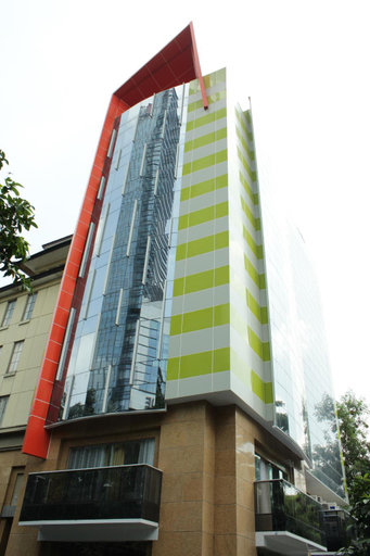 Exterior & Views 27