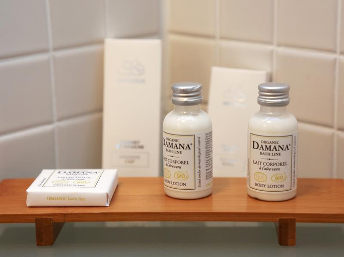 Bathroom 4, Hotel Georges, Côtes-d'Armor