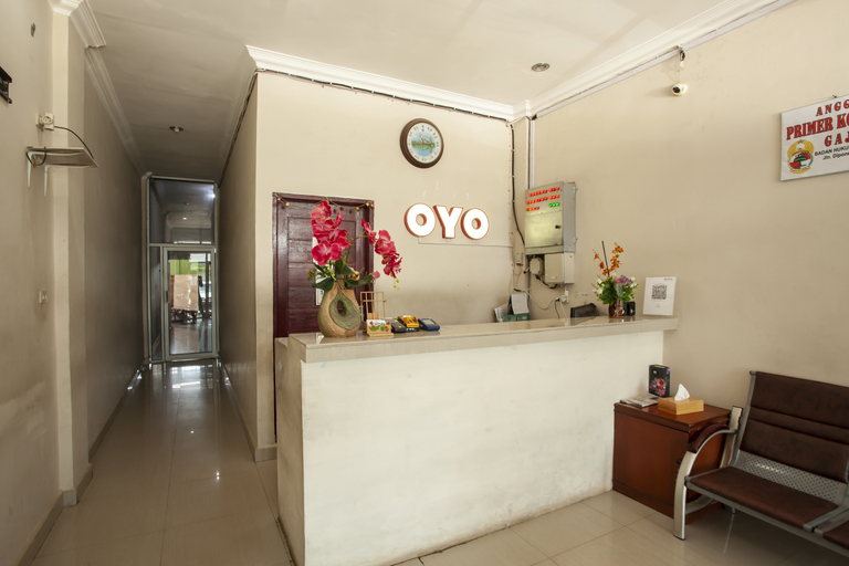 Public Area 2, OYO 1631 Hotel Apple, Simalungun