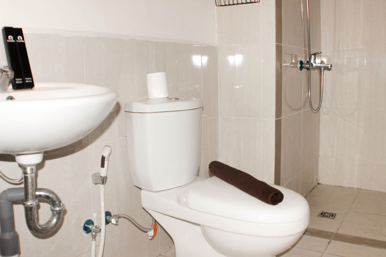 Bedroom 3, Nice and Spacious 3BR at Meikarta Apartment By Travelio, Cikarang