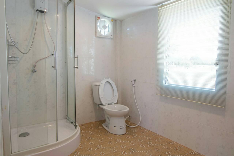 Bathroom, Bansuan-Pechchompoo, Muang Rayong