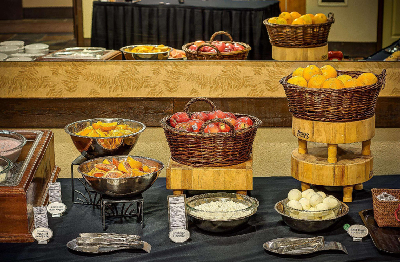 Food & Drinks, Blackcomb Springs Suites, Squamish-Lillooet