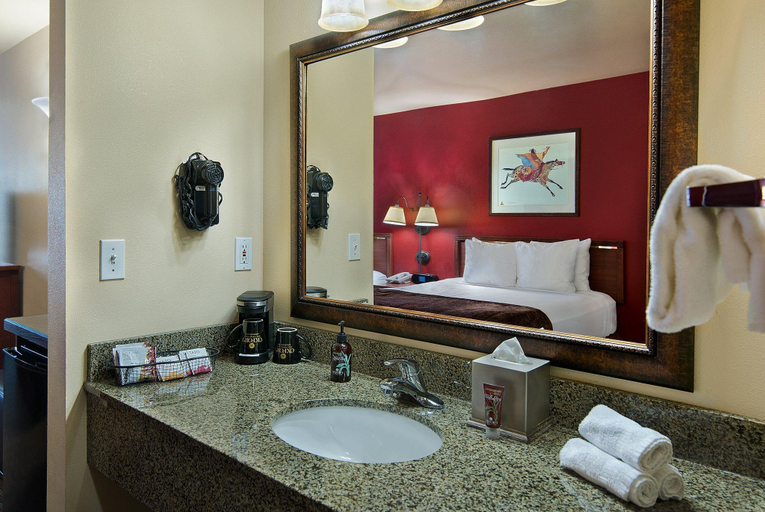 Bathroom 4, Oxford Suites Pendleton, Umatilla