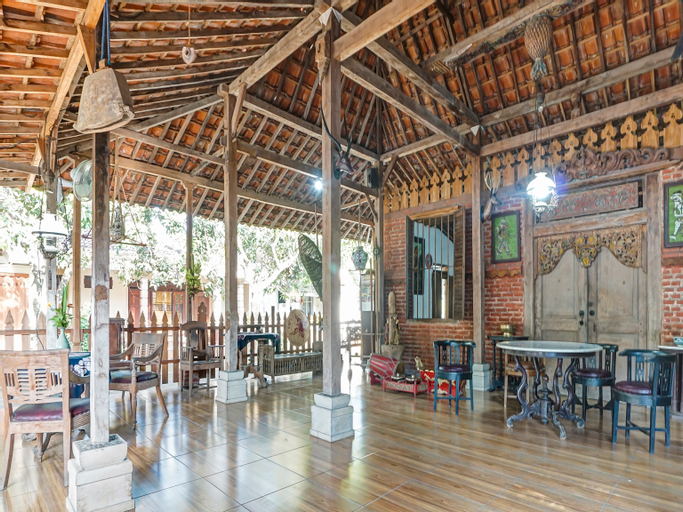 Food & Drinks 5, OYO Homes 90948 Desa Wisata Kampung Majapahit, Mojokerto