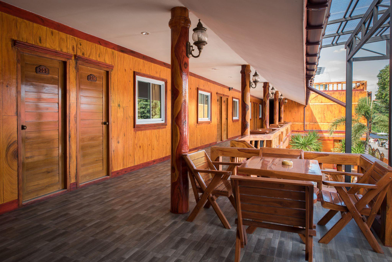 Food & Drinks 5, Viking Resort, Pattaya