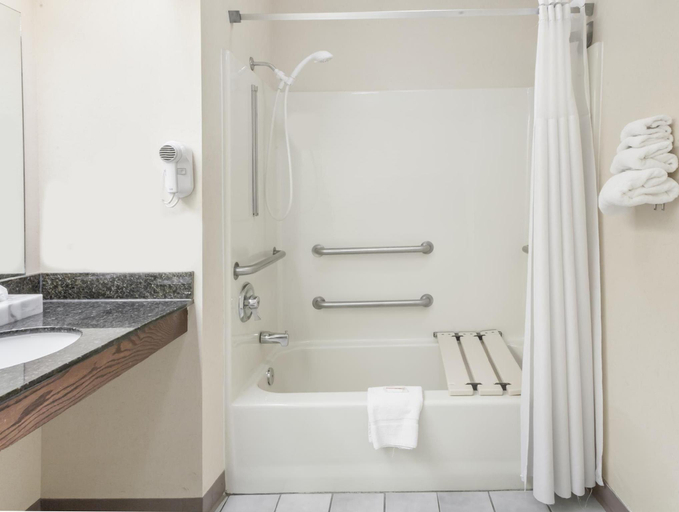 Bathroom 4, Baymont by Wyndham Hickory, Catawba