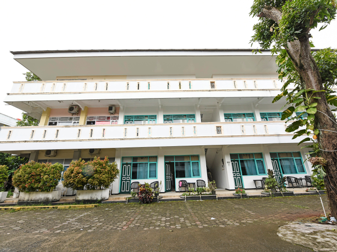 Exterior & Views 2, OYO 90451 Hotel Roda Mas 1, Banyumas