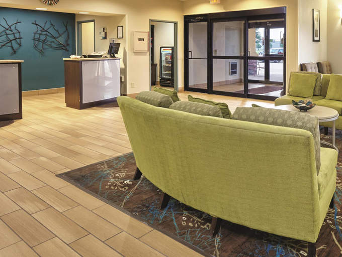 Public Area 2, La Quinta Inn & Suites by Wyndham South Bend, Saint Joseph